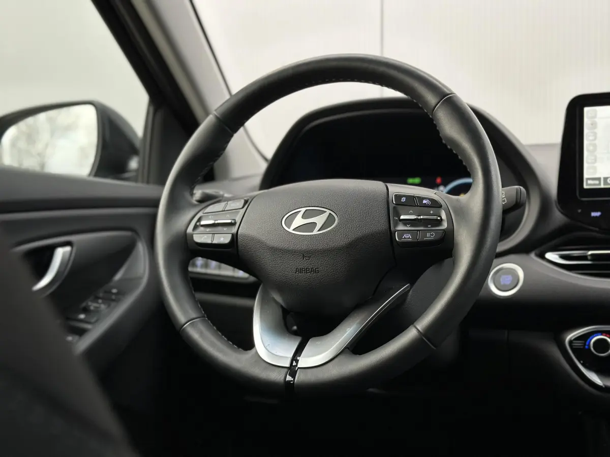 1.0 T-GDi MHEV Comfort / Demo Deal / Navigatie / Climate & Cruise Control / 8 Inch Multimediascherm / Sailing Blue /