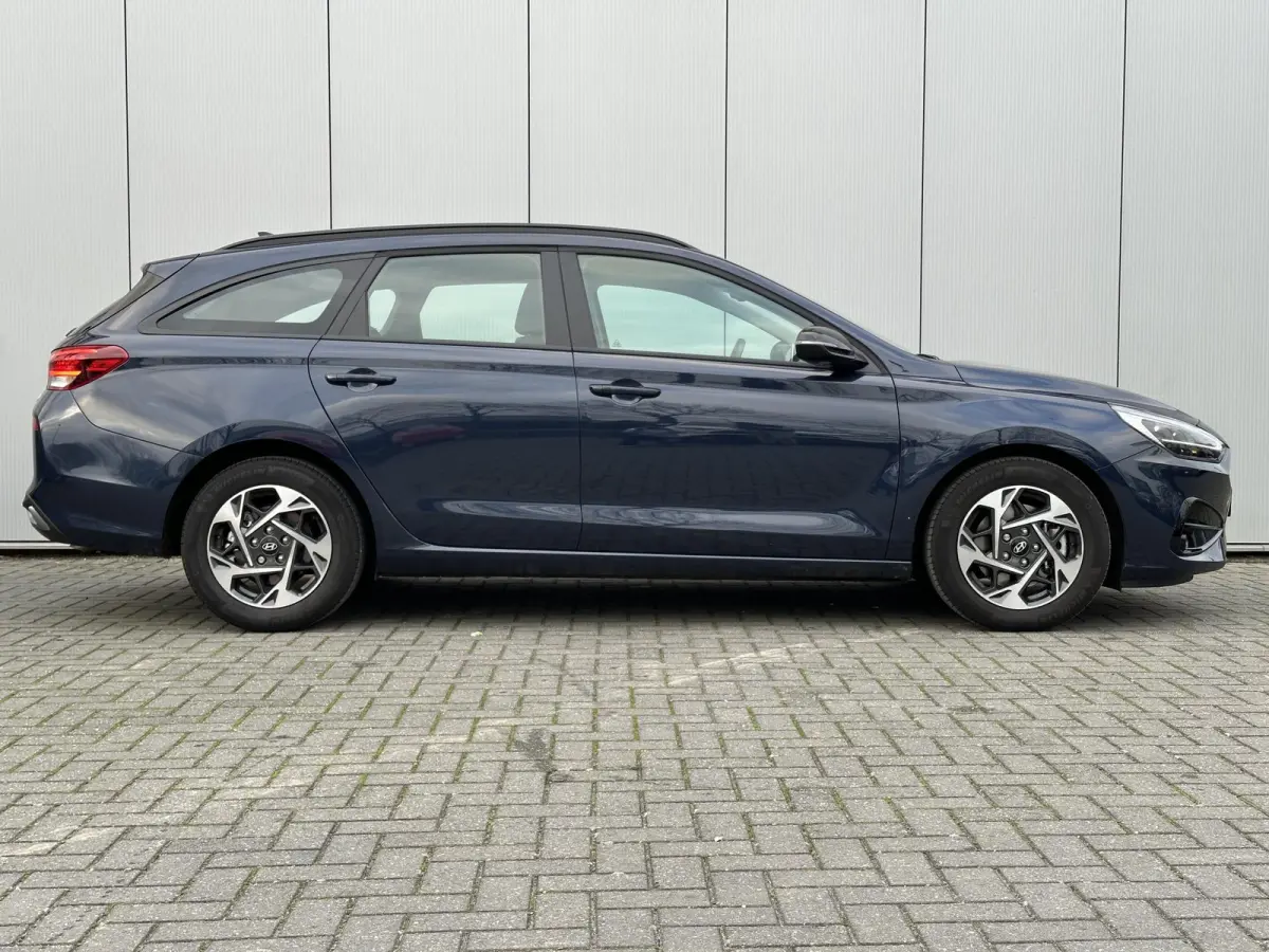 1.0 T-GDi MHEV Comfort / Demo Deal / Navigatie / Climate & Cruise Control / 8 Inch Multimediascherm / Sailing Blue /