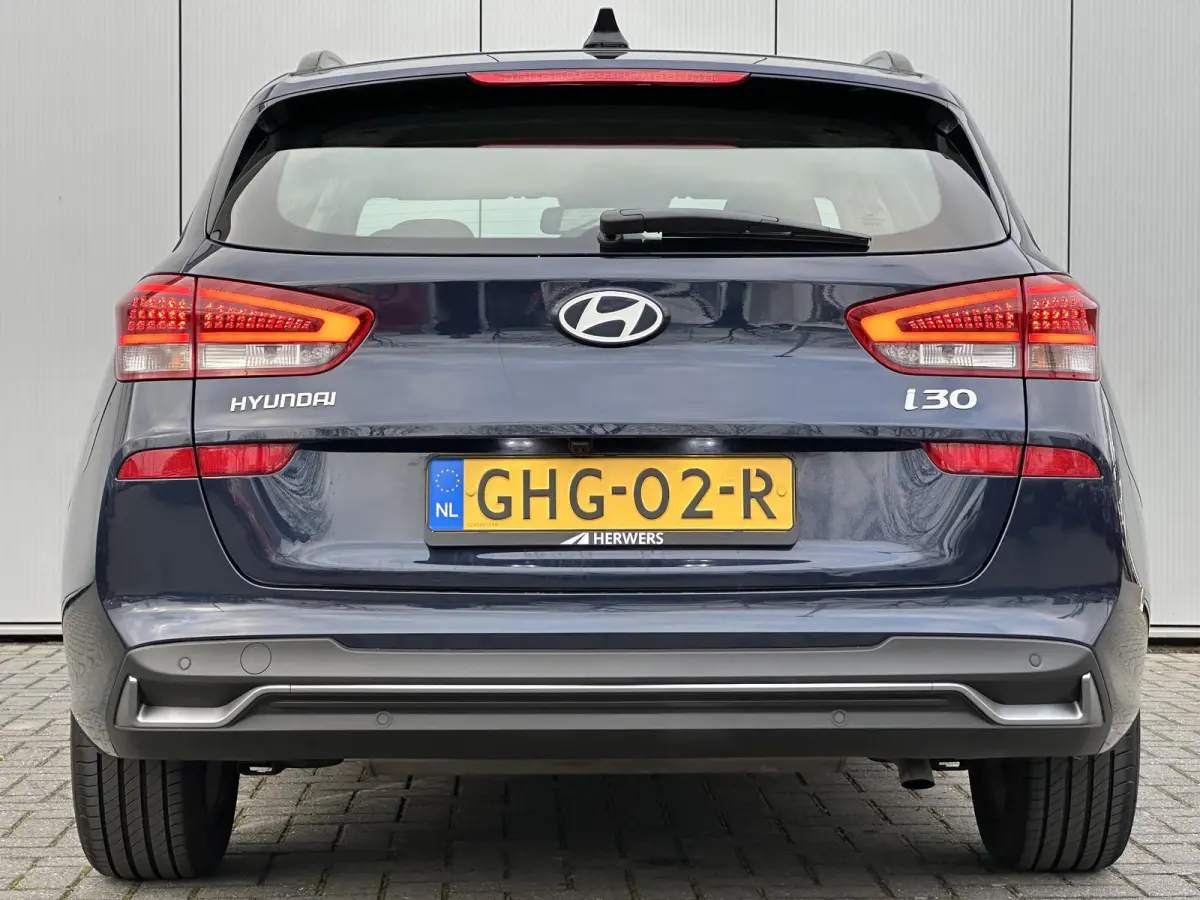 1.0 T-GDi MHEV Comfort / Demo Deal / Navigatie / Climate & Cruise Control / 8 Inch Multimediascherm / Sailing Blue /