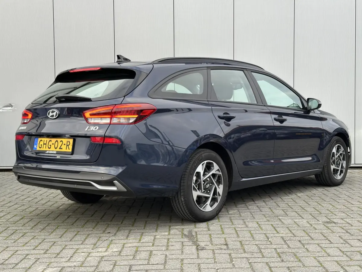 1.0 T-GDi MHEV Comfort / Demo Deal / Navigatie / Climate & Cruise Control / 8 Inch Multimediascherm / Sailing Blue /
