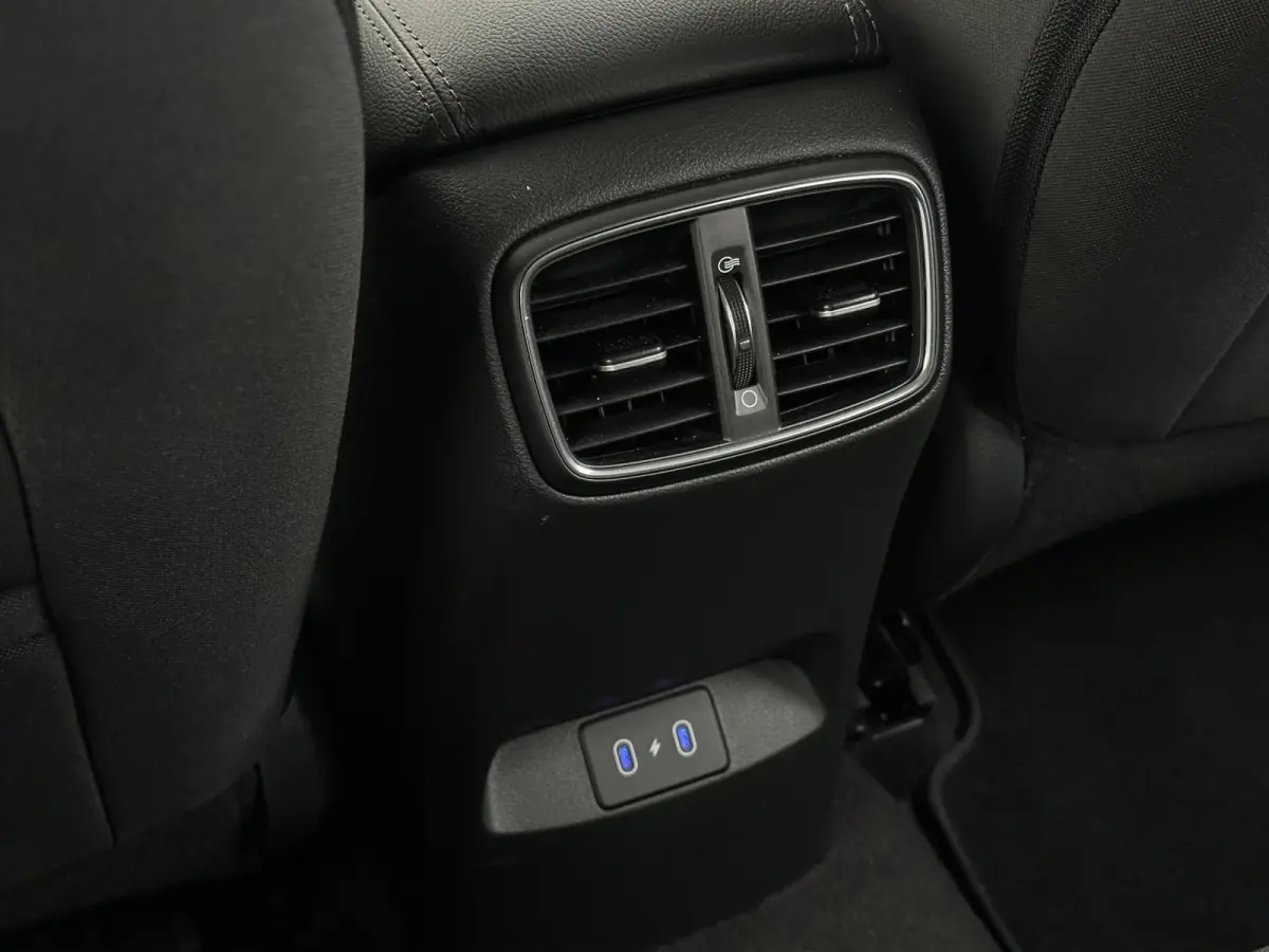 1.0 T-GDi MHEV Comfort / Demo Deal / Navigatie / Climate & Cruise Control / 8 Inch Multimediascherm / Sailing Blue /