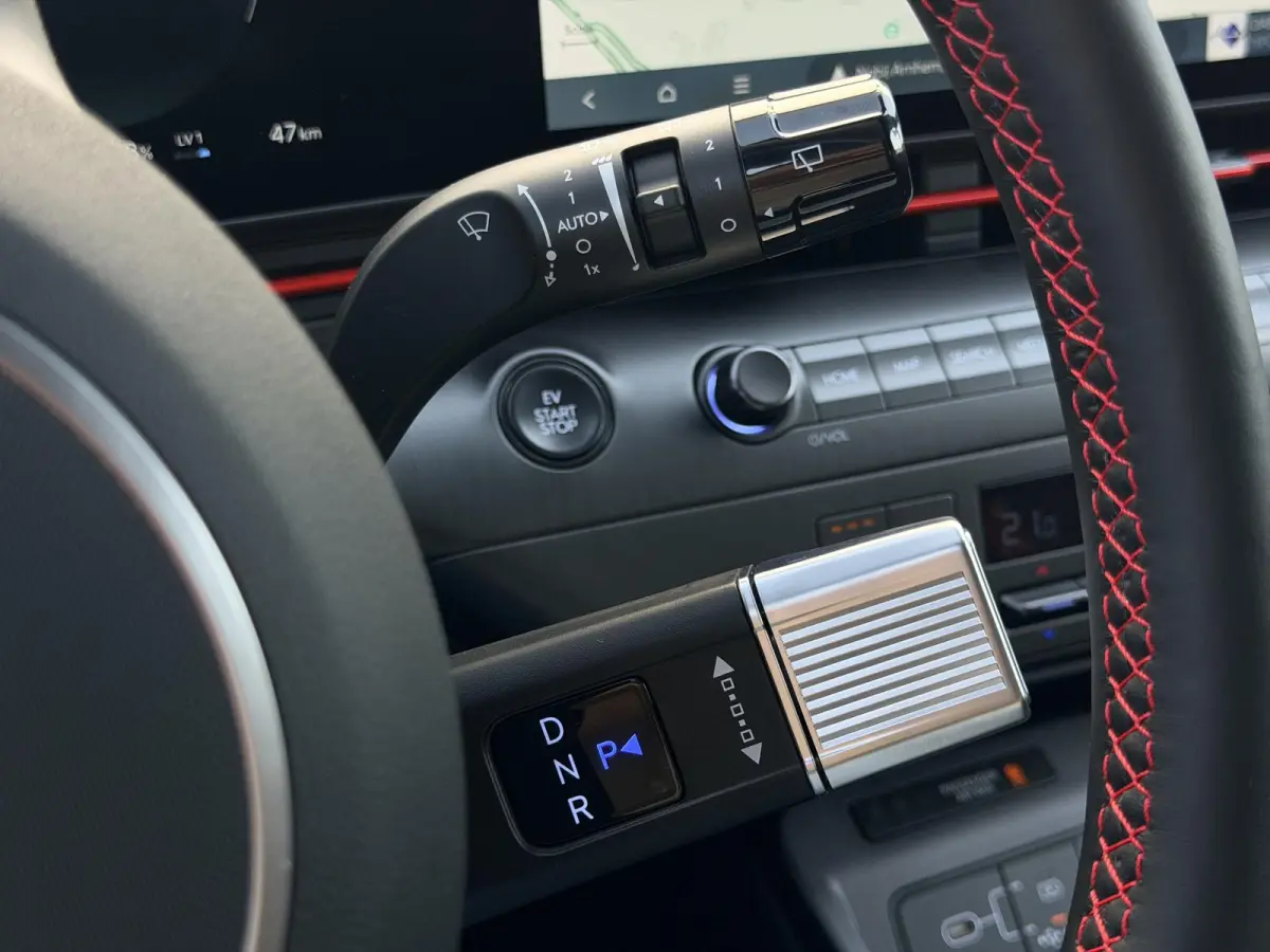 N Line Business 64.8 kWh / Warmtepomp / BOSE Audio / V2L Interieur / Achteruitrijcamera / Parkeersensoren Voor + Achter / Stoel- & Stuurverwarming / Dodehoekdetectie /