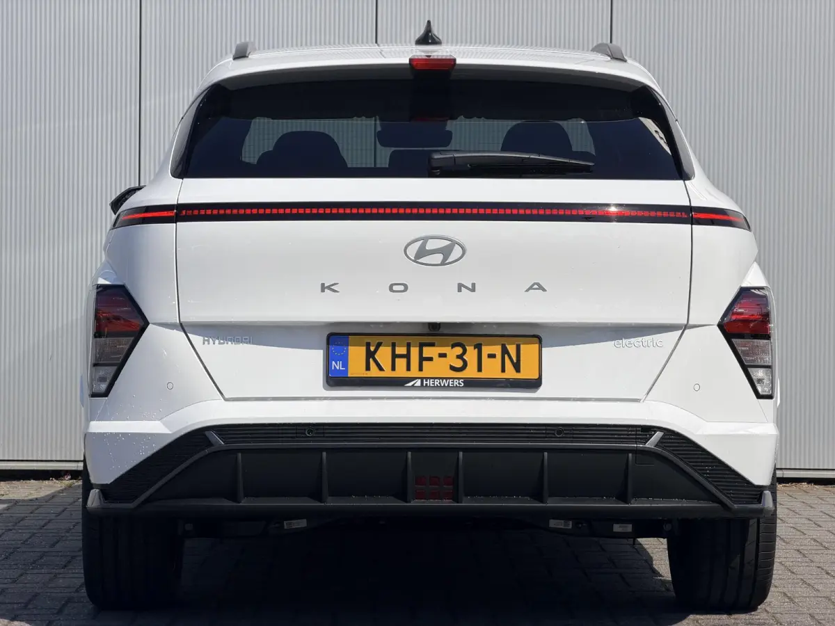 N Line Business 64.8 kWh / Warmtepomp / BOSE Audio / V2L Interieur / Achteruitrijcamera / Parkeersensoren Voor + Achter / Stoel- & Stuurverwarming / Dodehoekdetectie /