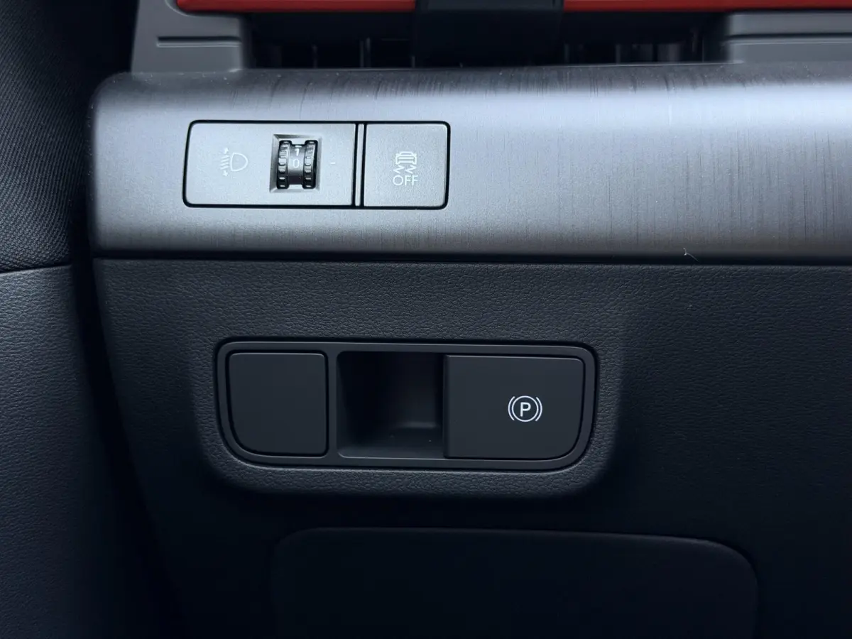 N Line Business 64.8 kWh / Warmtepomp / BOSE Audio / V2L Interieur / Achteruitrijcamera / Parkeersensoren Voor + Achter / Stoel- & Stuurverwarming / Dodehoekdetectie /