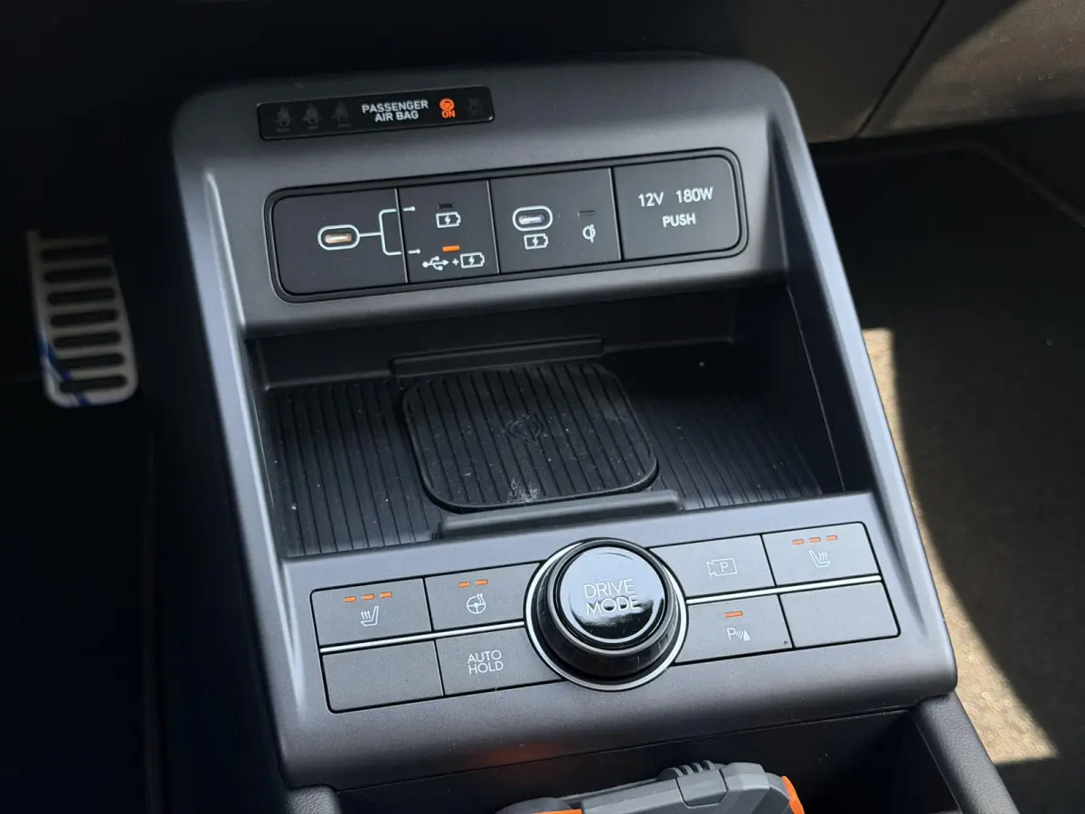 N Line Business 64.8 kWh / Warmtepomp / BOSE Audio / V2L Interieur / Achteruitrijcamera / Parkeersensoren Voor + Achter / Stoel- & Stuurverwarming / Dodehoekdetectie /