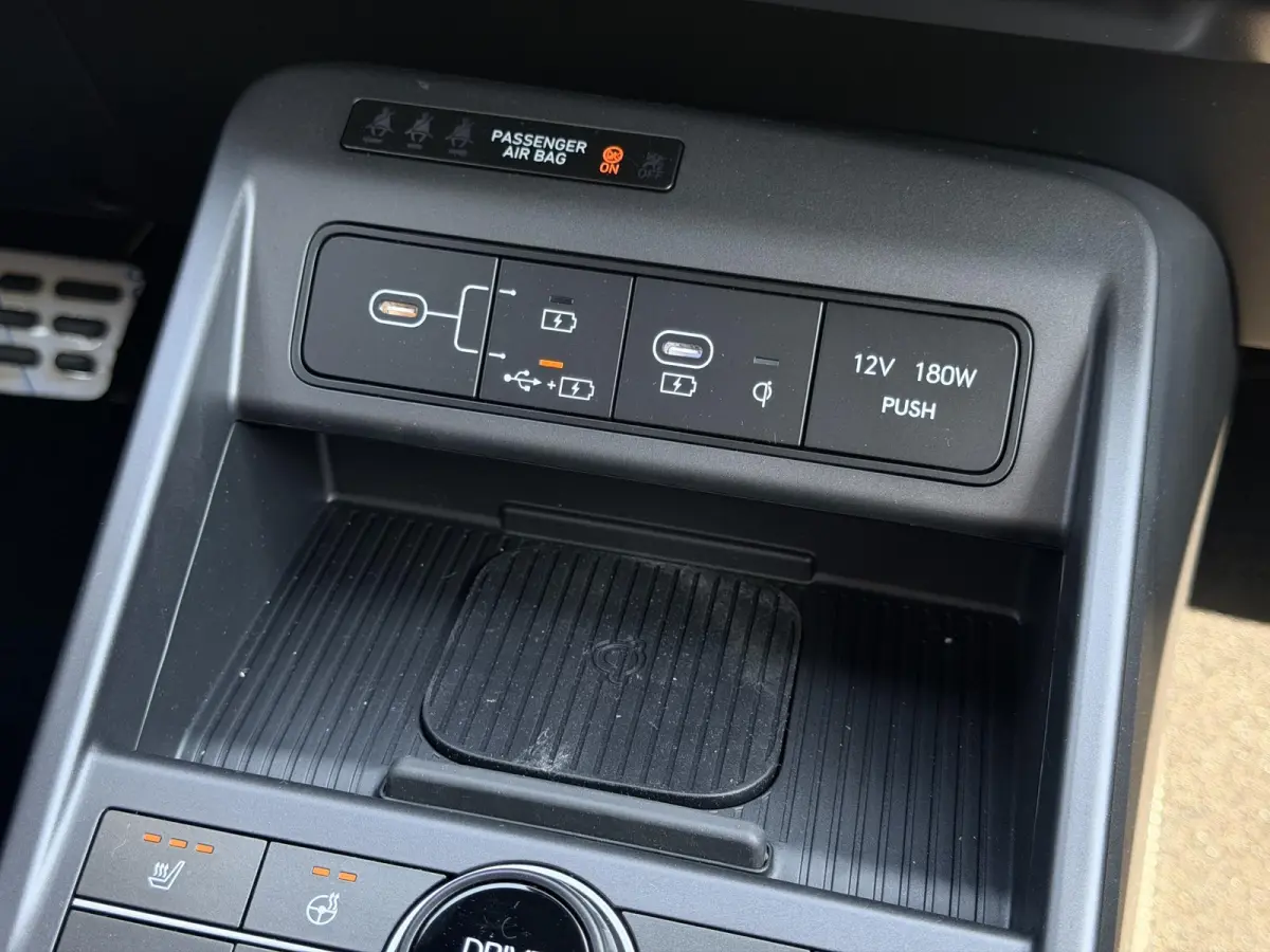 N Line Business 64.8 kWh / Warmtepomp / BOSE Audio / V2L Interieur / Achteruitrijcamera / Parkeersensoren Voor + Achter / Stoel- & Stuurverwarming / Dodehoekdetectie /