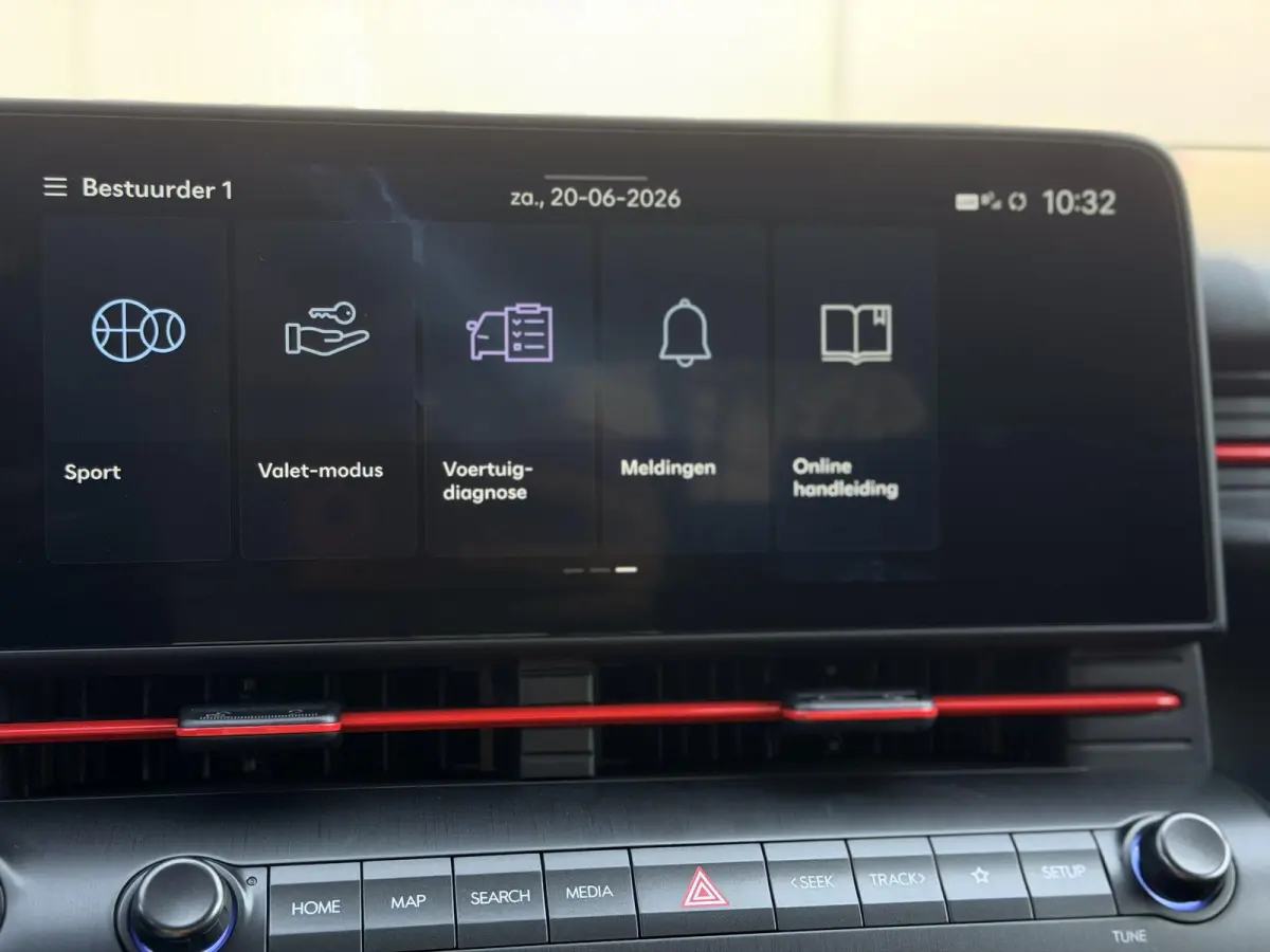 N Line Business 64.8 kWh / Warmtepomp / BOSE Audio / V2L Interieur / Achteruitrijcamera / Parkeersensoren Voor + Achter / Stoel- & Stuurverwarming / Dodehoekdetectie /