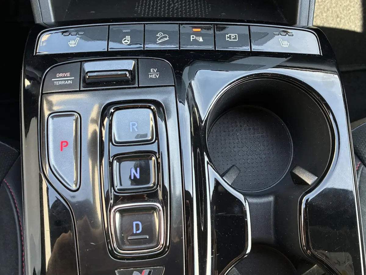 1.6 T-GDI PHEV N Line Edition 4WD / Fabrieksgarantie t/m 04-2027 / Dealer Onderhouden / Stoel-/Stuurverwarming / Achteruitrijcamera / Navigatie / Apple Carplay/Android Auto / Adaptieve Cruis