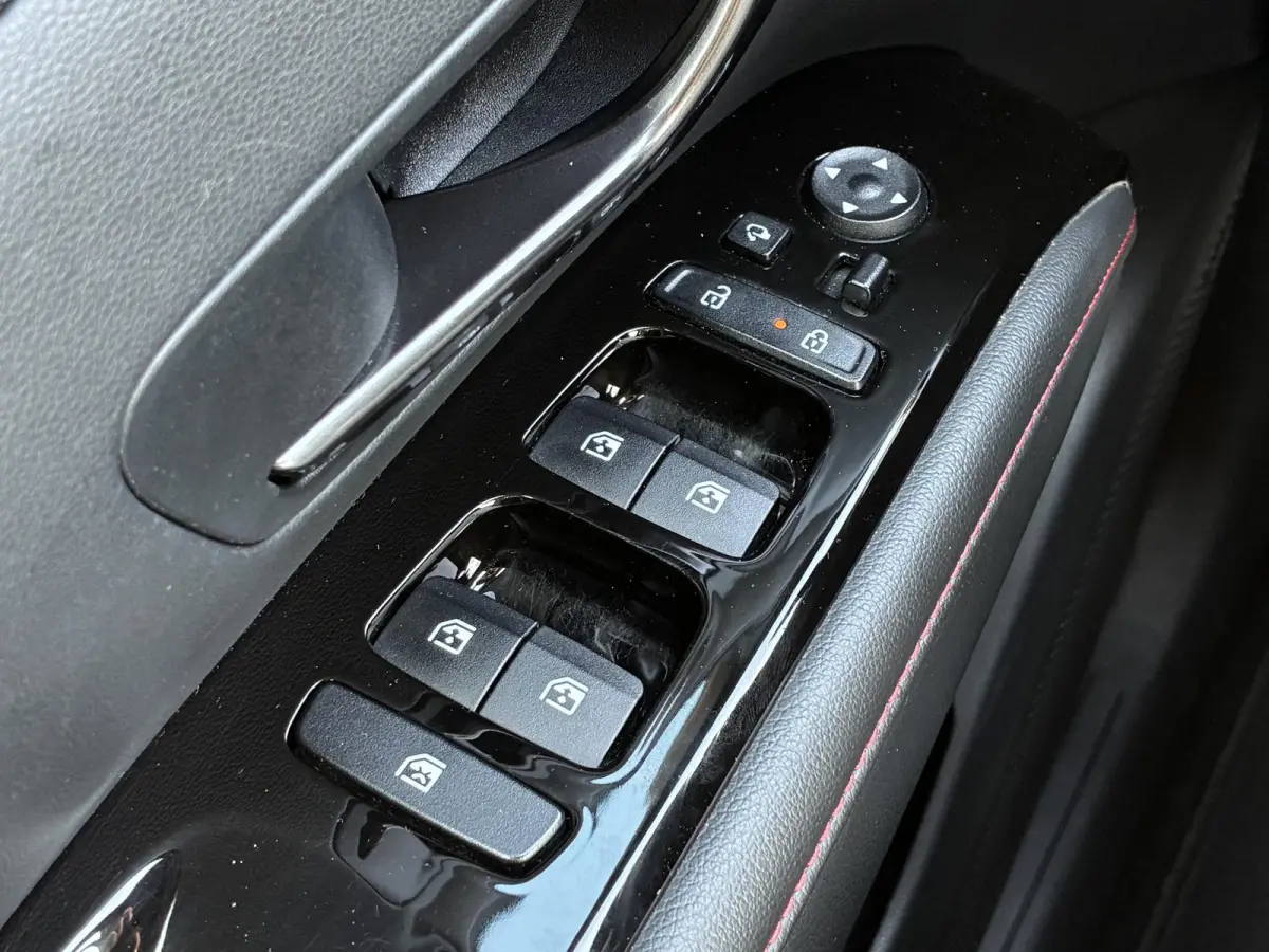 1.6 T-GDI PHEV N Line Edition 4WD / Fabrieksgarantie t/m 04-2027 / Dealer Onderhouden / Stoel-/Stuurverwarming / Achteruitrijcamera / Navigatie / Apple Carplay/Android Auto / Adaptieve Cruis