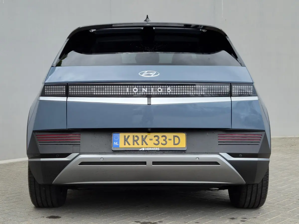 Connect 77.4 kWh / SOH 100% / Fabrieksgarantie tot 03-2028 / Dealer onderhouden / CCS snelladen / Warmtepomp / Trekgewicht 1600 kg / WLTP bereik 507 km bereik stad 507 km / Stuur- Stoel & Ac