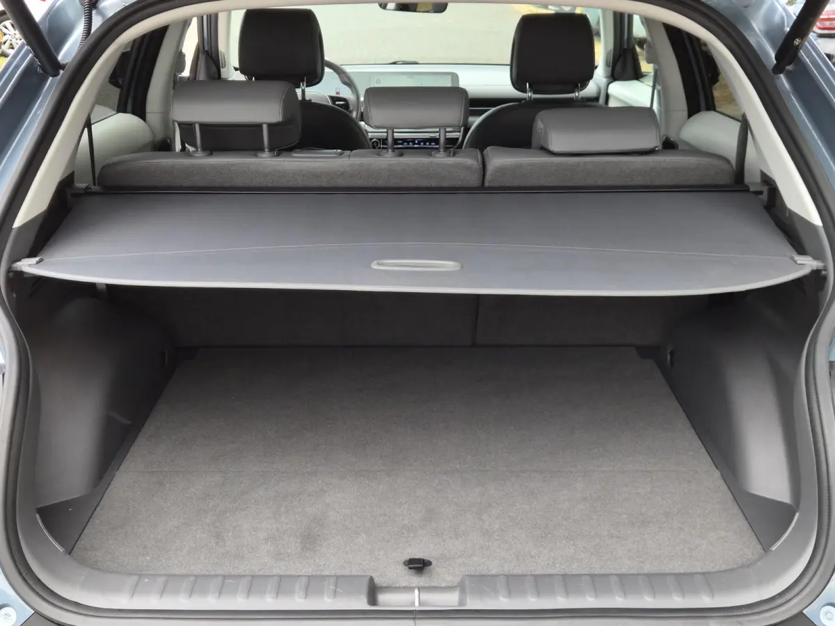 Connect 77.4 kWh / SOH 100% / Fabrieksgarantie tot 03-2028 / Dealer onderhouden / CCS snelladen / Warmtepomp / Trekgewicht 1600 kg / WLTP bereik 507 km bereik stad 507 km / Stuur- Stoel & Ac