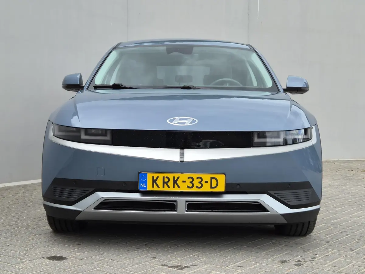Connect 77.4 kWh / SOH 100% / Fabrieksgarantie tot 03-2028 / Dealer onderhouden / CCS snelladen / Warmtepomp / Trekgewicht 1600 kg / WLTP bereik 507 km bereik stad 507 km / Stuur- Stoel & Ac