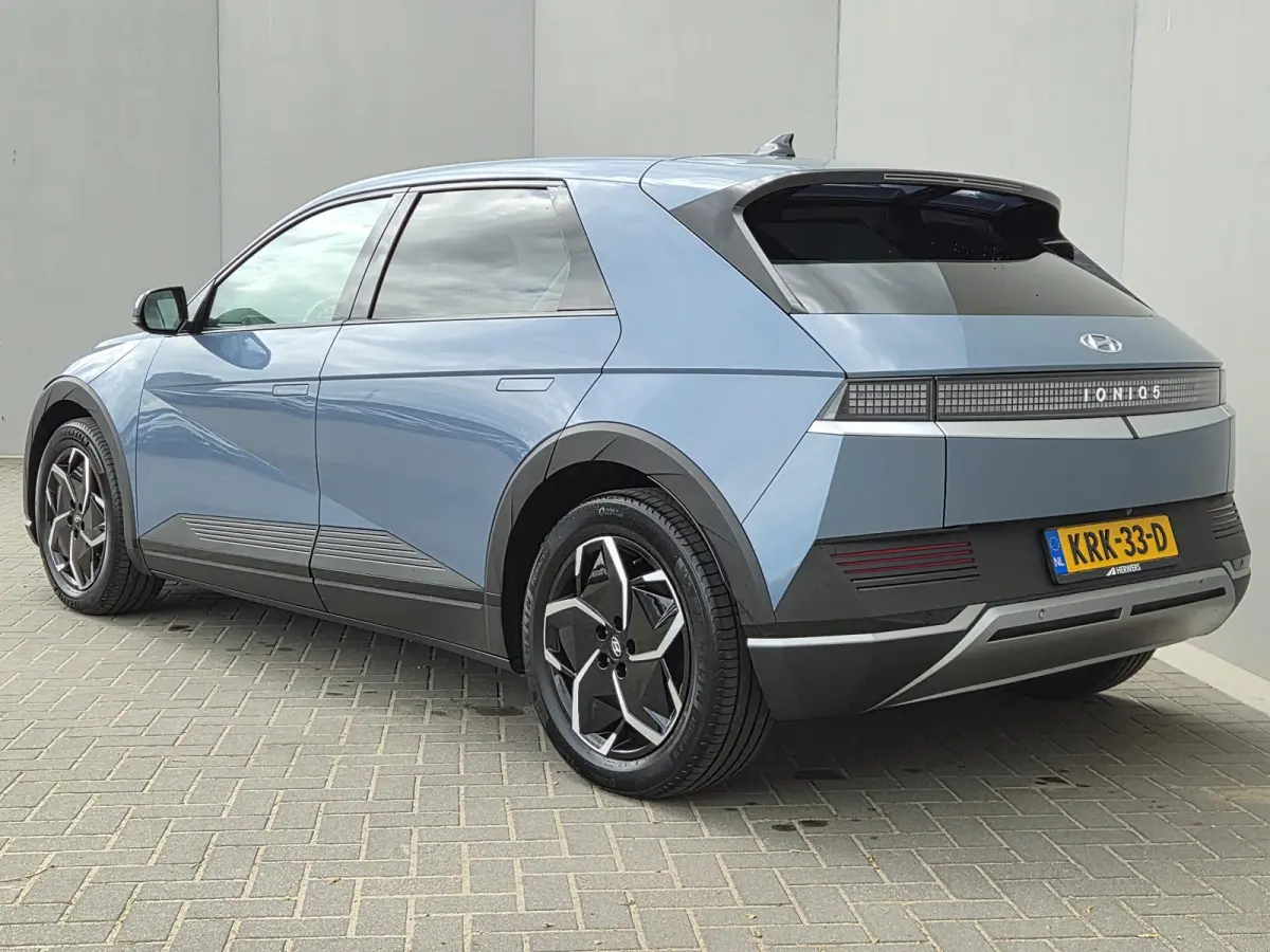 Connect 77.4 kWh / SOH 100% / Fabrieksgarantie tot 03-2028 / Dealer onderhouden / CCS snelladen / Warmtepomp / Trekgewicht 1600 kg / WLTP bereik 507 km bereik stad 507 km / Stuur- Stoel & Ac