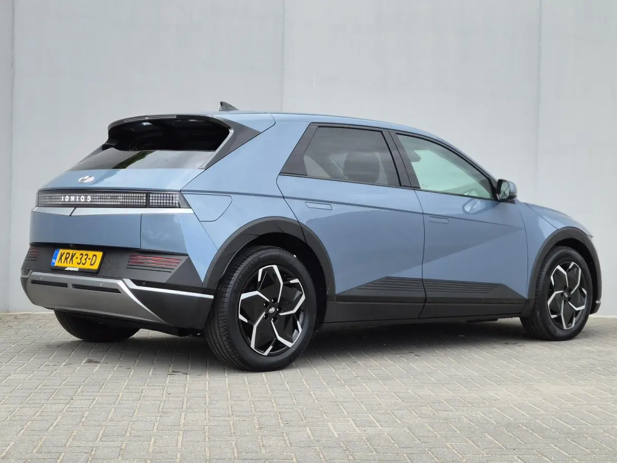 Connect 77.4 kWh / SOH 100% / Fabrieksgarantie tot 03-2028 / Dealer onderhouden / CCS snelladen / Warmtepomp / Trekgewicht 1600 kg / WLTP bereik 507 km bereik stad 507 km / Stuur- Stoel & Ac