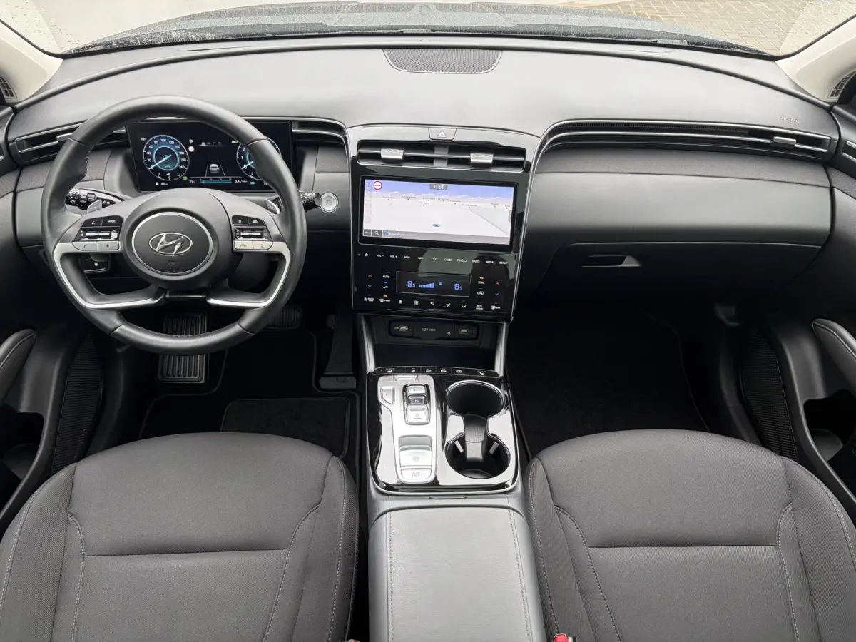 1.6 T-GDI PHEV Comfort Smart Sky 4WD / Dealer Onderhouden / SOH 100% / Panoramadak / Adaptief Cruise Control / Navigatie / Achteruitrijcamera / Apple Carplay & Android Auto / Stoel & Stuurve