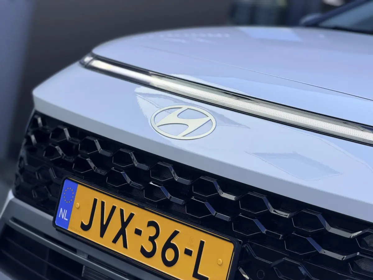 1.0 T-GDI Premium Automaat / Automaat / LED Verlichting / Stoel- & Stuurverwarming / Keyless / Climate Control / Adaptive Cruise Control / Navigatie / Achteruitrijcamera / Parkeersensoren Vo