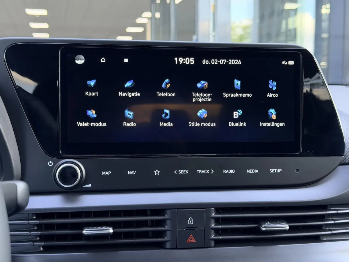 1.0 T-GDI Premium Automaat / Automaat / LED Verlichting / Stoel- & Stuurverwarming / Keyless / Climate Control / Adaptive Cruise Control / Navigatie / Achteruitrijcamera / Parkeersensoren Vo