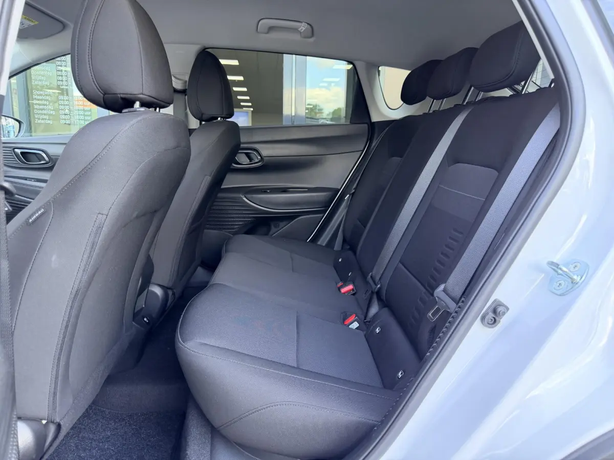1.0 T-GDI Premium Automaat / Automaat / LED Verlichting / Stoel- & Stuurverwarming / Keyless / Climate Control / Adaptive Cruise Control / Navigatie / Achteruitrijcamera / Parkeersensoren Vo