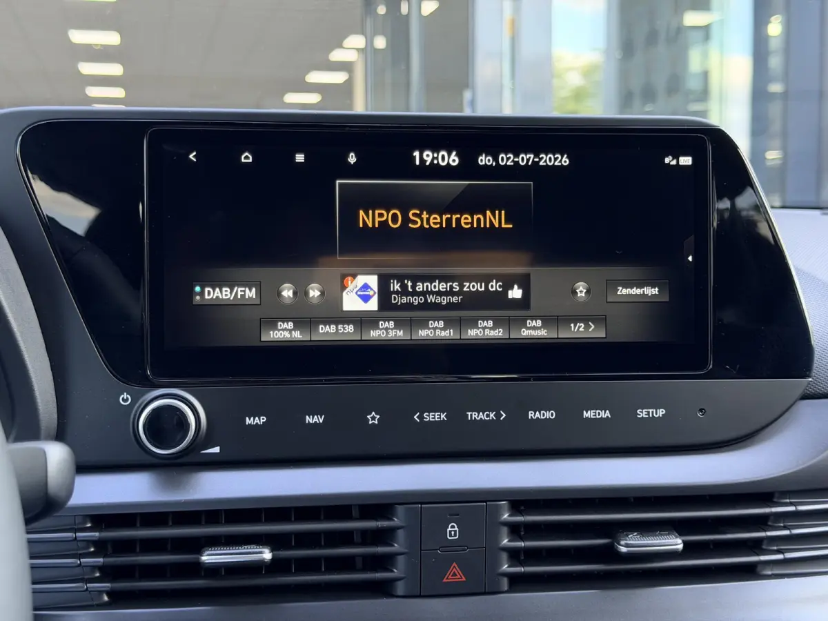 1.0 T-GDI Premium Automaat / Automaat / LED Verlichting / Stoel- & Stuurverwarming / Keyless / Climate Control / Adaptive Cruise Control / Navigatie / Achteruitrijcamera / Parkeersensoren Vo