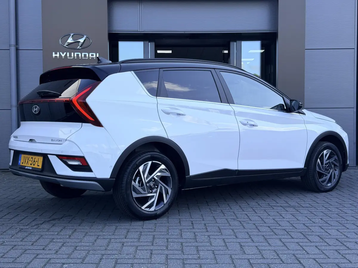 1.0 T-GDI Premium Automaat / Automaat / LED Verlichting / Stoel- & Stuurverwarming / Keyless / Climate Control / Adaptive Cruise Control / Navigatie / Achteruitrijcamera / Parkeersensoren Vo