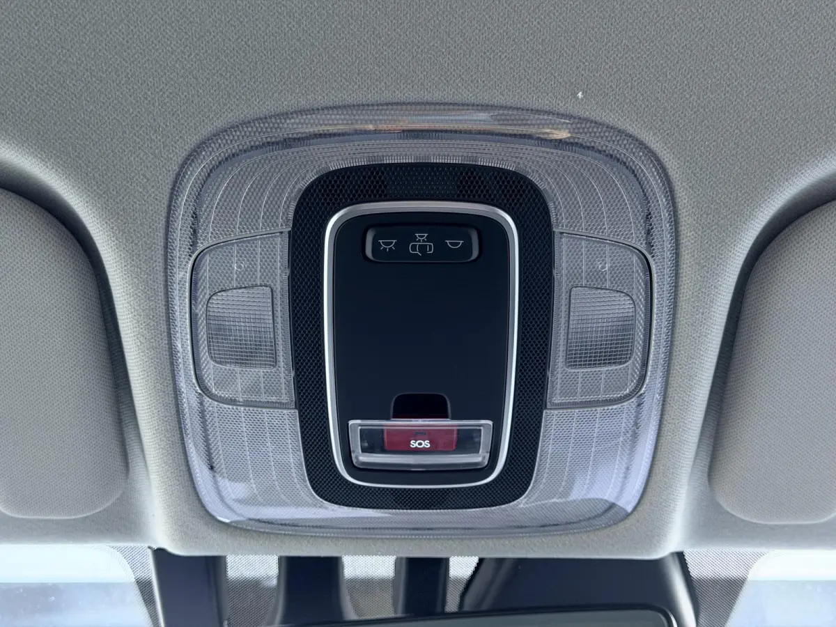 1.0 T-GDI Premium Automaat / Automaat / LED Verlichting / Stoel- & Stuurverwarming / Keyless / Climate Control / Adaptive Cruise Control / Navigatie / Achteruitrijcamera / Parkeersensoren Vo