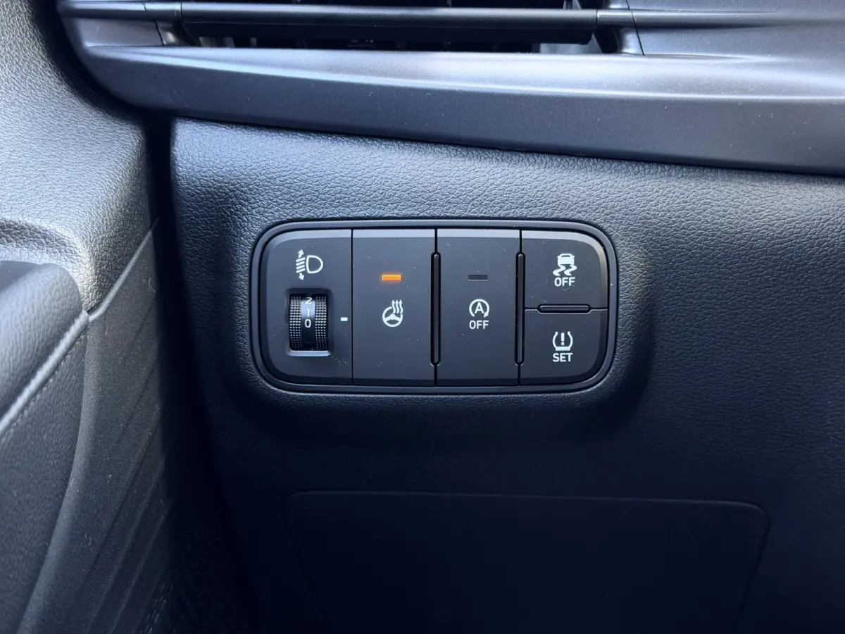 1.0 T-GDI Premium Automaat / Automaat / LED Verlichting / Stoel- & Stuurverwarming / Keyless / Climate Control / Adaptive Cruise Control / Navigatie / Achteruitrijcamera / Parkeersensoren Vo