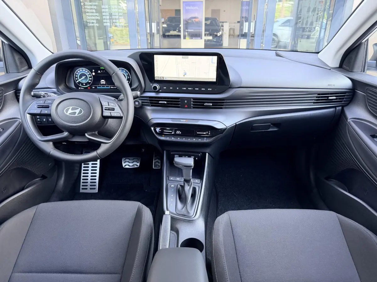 1.0 T-GDI Premium Automaat / Automaat / LED Verlichting / Stoel- & Stuurverwarming / Keyless / Climate Control / Adaptive Cruise Control / Navigatie / Achteruitrijcamera / Parkeersensoren Vo