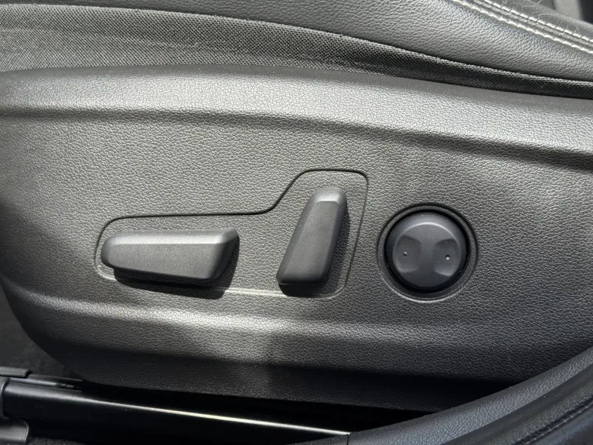1.6 GDI HEV Premium / Dealeronderhouden / Lederen Bekleding / Stoel verwarming en Verkoeling / Navigatie /