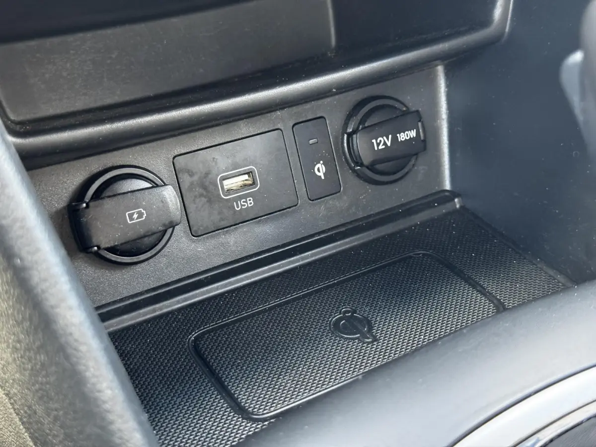 1.6 GDI HEV Premium / Dealeronderhouden / Lederen Bekleding / Stoel verwarming en Verkoeling / Navigatie /