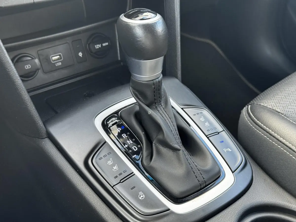1.6 GDI HEV Premium / Dealeronderhouden / Lederen Bekleding / Stoel verwarming en Verkoeling / Navigatie /