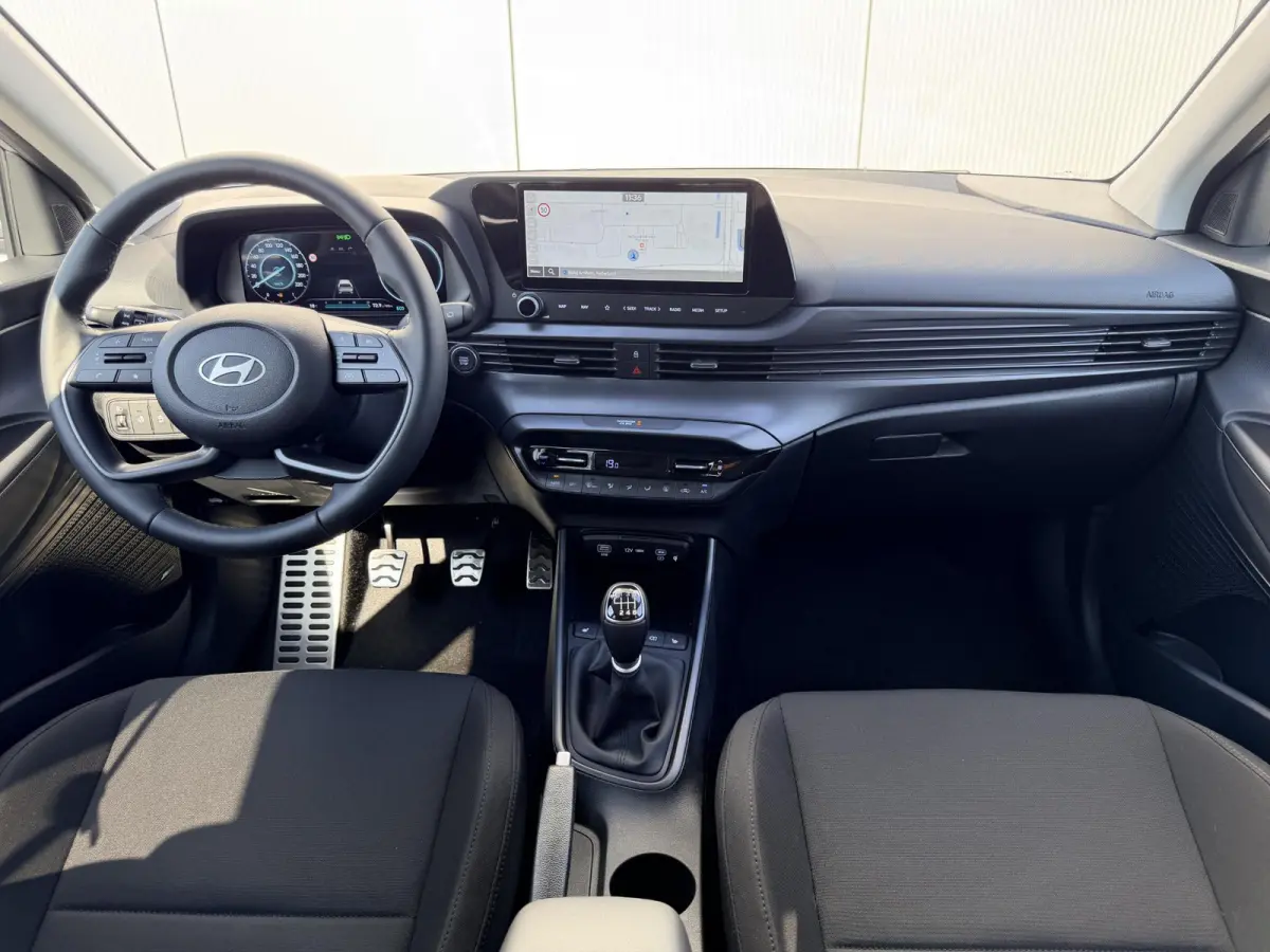 1.0 T-GDI Premium / Stoel- & Stuurverwarming / Climate Control / Cruise Control / LED Verlichting / BOSE Audio / Achteruitrijcamera / Parkeersensoren Voor + Achter /