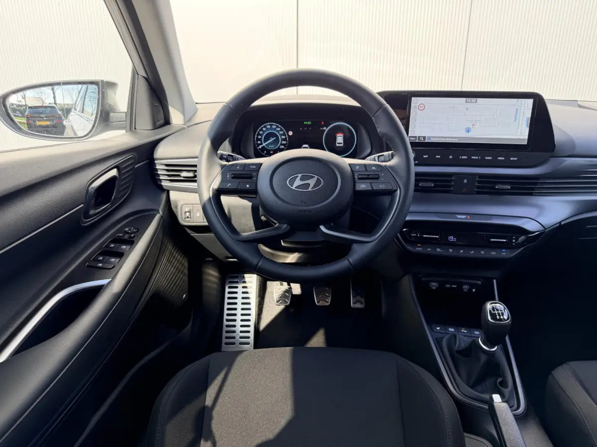 1.0 T-GDI Premium / Stoel- & Stuurverwarming / Climate Control / Cruise Control / LED Verlichting / BOSE Audio / Achteruitrijcamera / Parkeersensoren Voor + Achter /