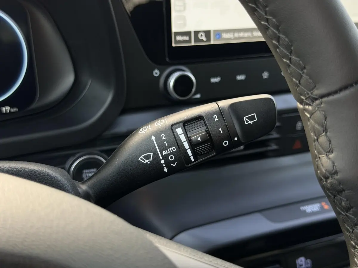 1.0 T-GDI Premium / Stoel- & Stuurverwarming / Climate Control / Cruise Control / LED Verlichting / BOSE Audio / Achteruitrijcamera / Parkeersensoren Voor + Achter /