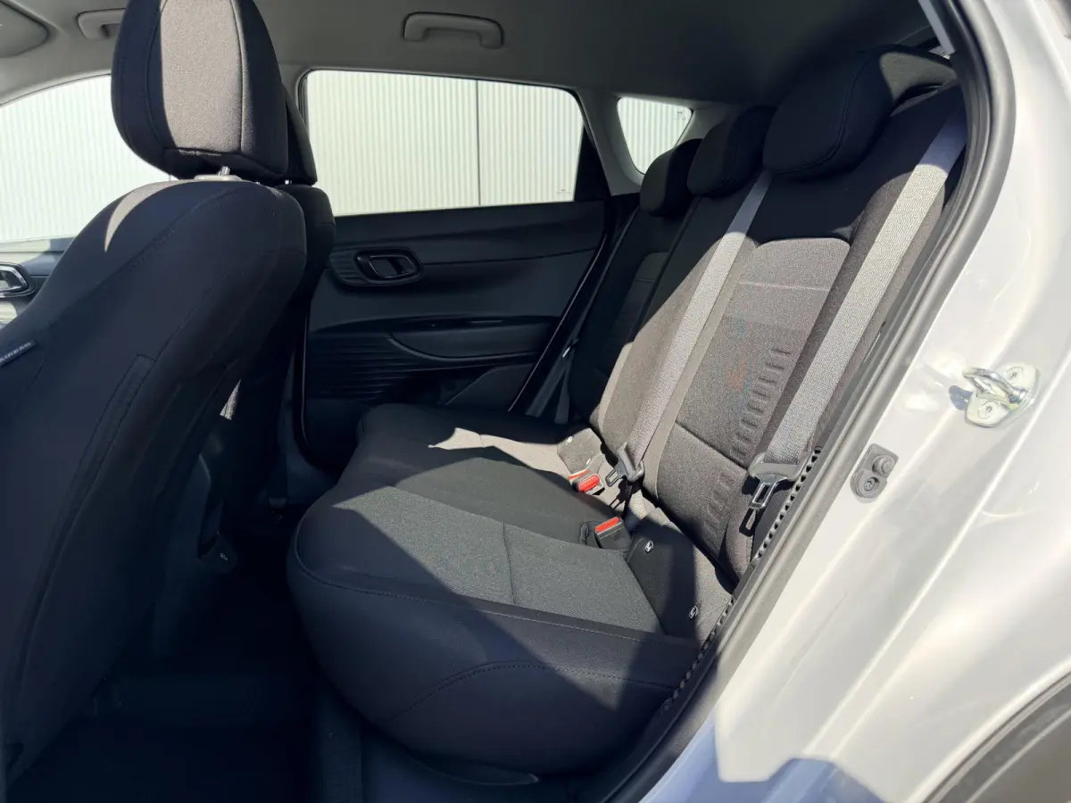 1.0 T-GDI Premium / Stoel- & Stuurverwarming / Climate Control / Cruise Control / LED Verlichting / BOSE Audio / Achteruitrijcamera / Parkeersensoren Voor + Achter /