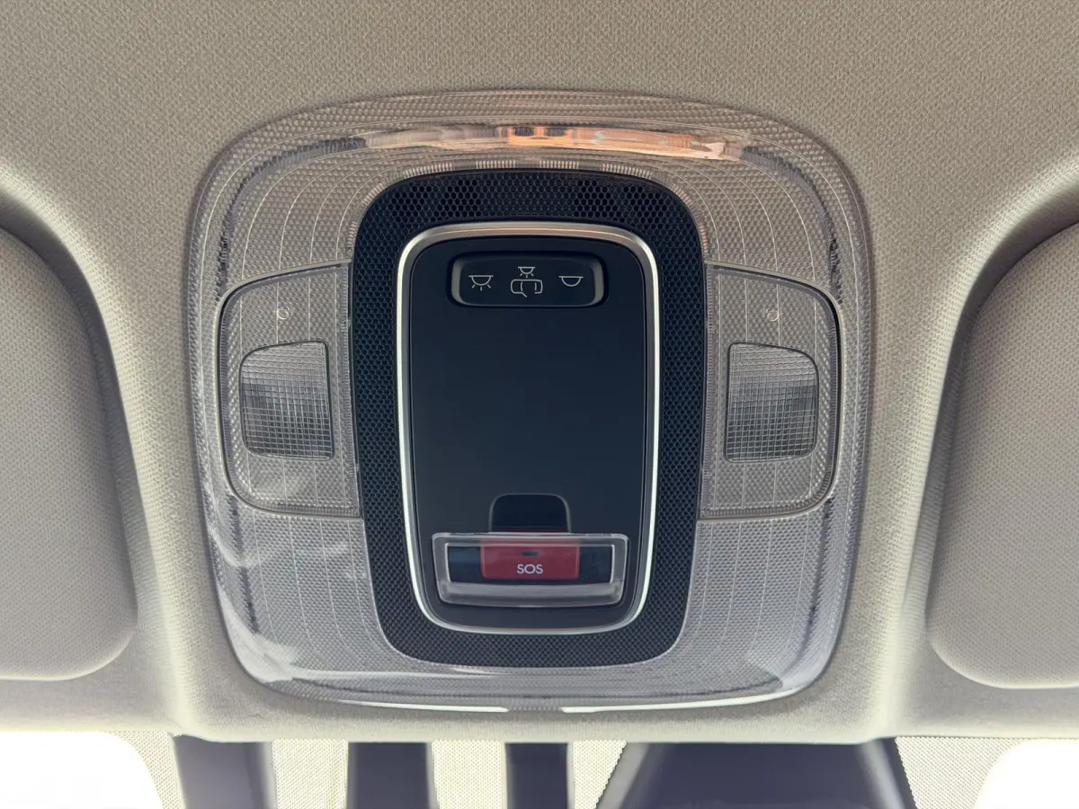 1.0 T-GDI Premium / Stoel- & Stuurverwarming / Climate Control / Cruise Control / LED Verlichting / BOSE Audio / Achteruitrijcamera / Parkeersensoren Voor + Achter /