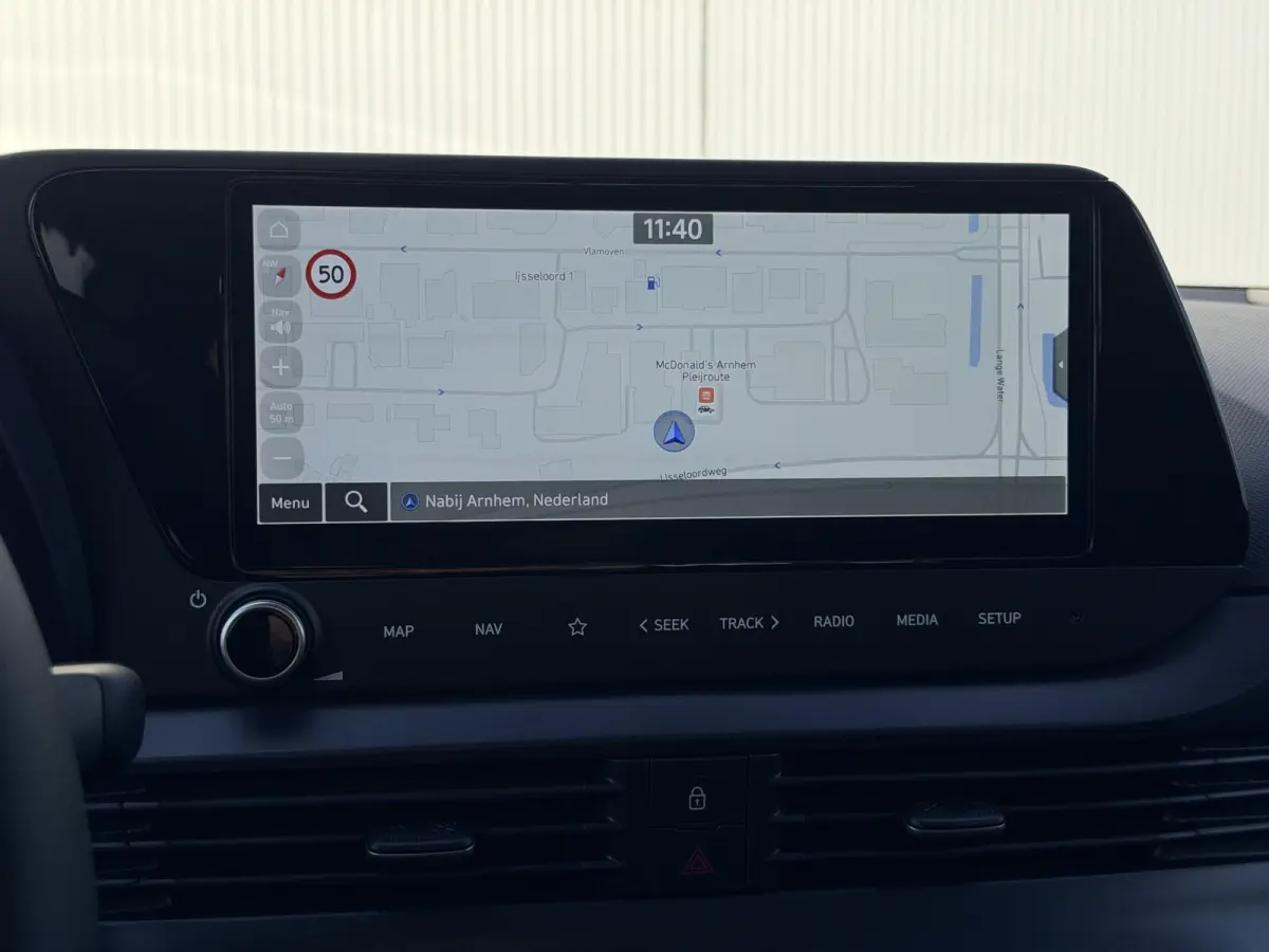 1.0 T-GDI Premium / Stoel- & Stuurverwarming / Climate Control / Cruise Control / LED Verlichting / BOSE Audio / Achteruitrijcamera / Parkeersensoren Voor + Achter /