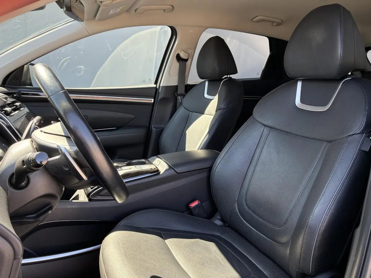 1.6 T-GDI PHEV Comfort 4WD / Premium Lederen Bekleding / Dealer Onderhouden / Stoel-/Stuurverwarming / Achteruitrijcamera / Navigatie / Apple Carplay/Android Auto /