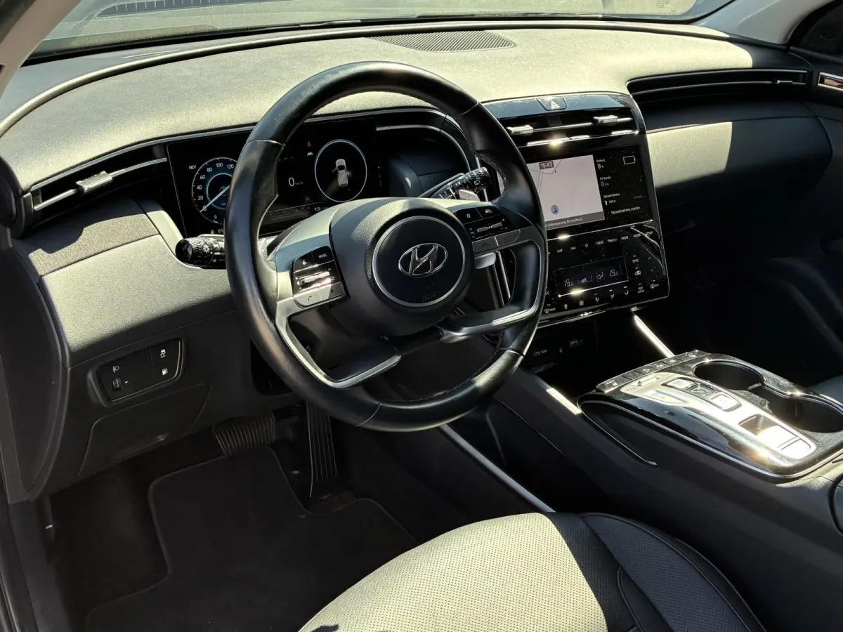 1.6 T-GDI PHEV Comfort 4WD / Premium Lederen Bekleding / Dealer Onderhouden / Stoel-/Stuurverwarming / Achteruitrijcamera / Navigatie / Apple Carplay/Android Auto /