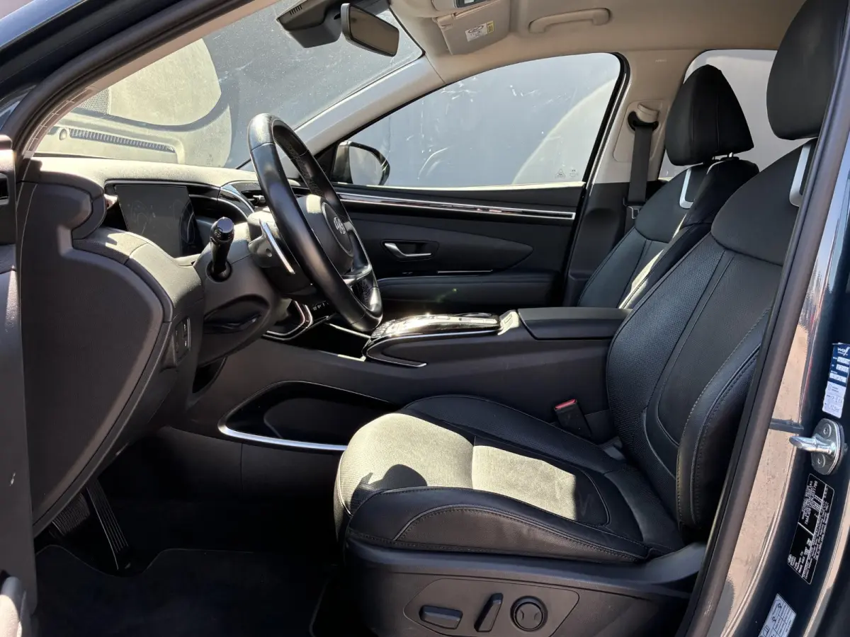 1.6 T-GDI PHEV Comfort 4WD / Premium Lederen Bekleding / Dealer Onderhouden / Stoel-/Stuurverwarming / Achteruitrijcamera / Navigatie / Apple Carplay/Android Auto /