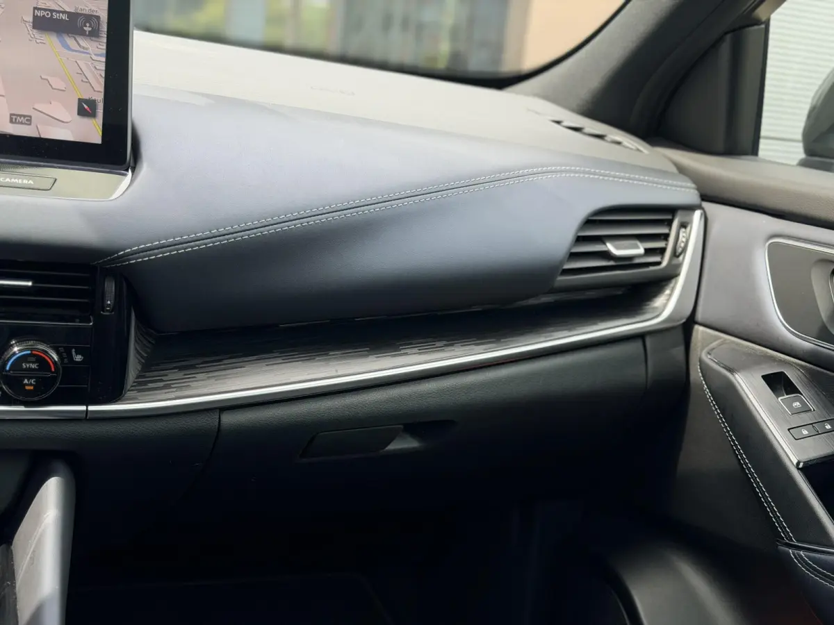 1.3 MHEV Tekna / Trekhaak 1.400 KG / NL Auto / Voorruitverwarming / Panoramadak / Stoel- & Stuurverwarming / 360 Camera / Elek. Achterklep / HUD /
