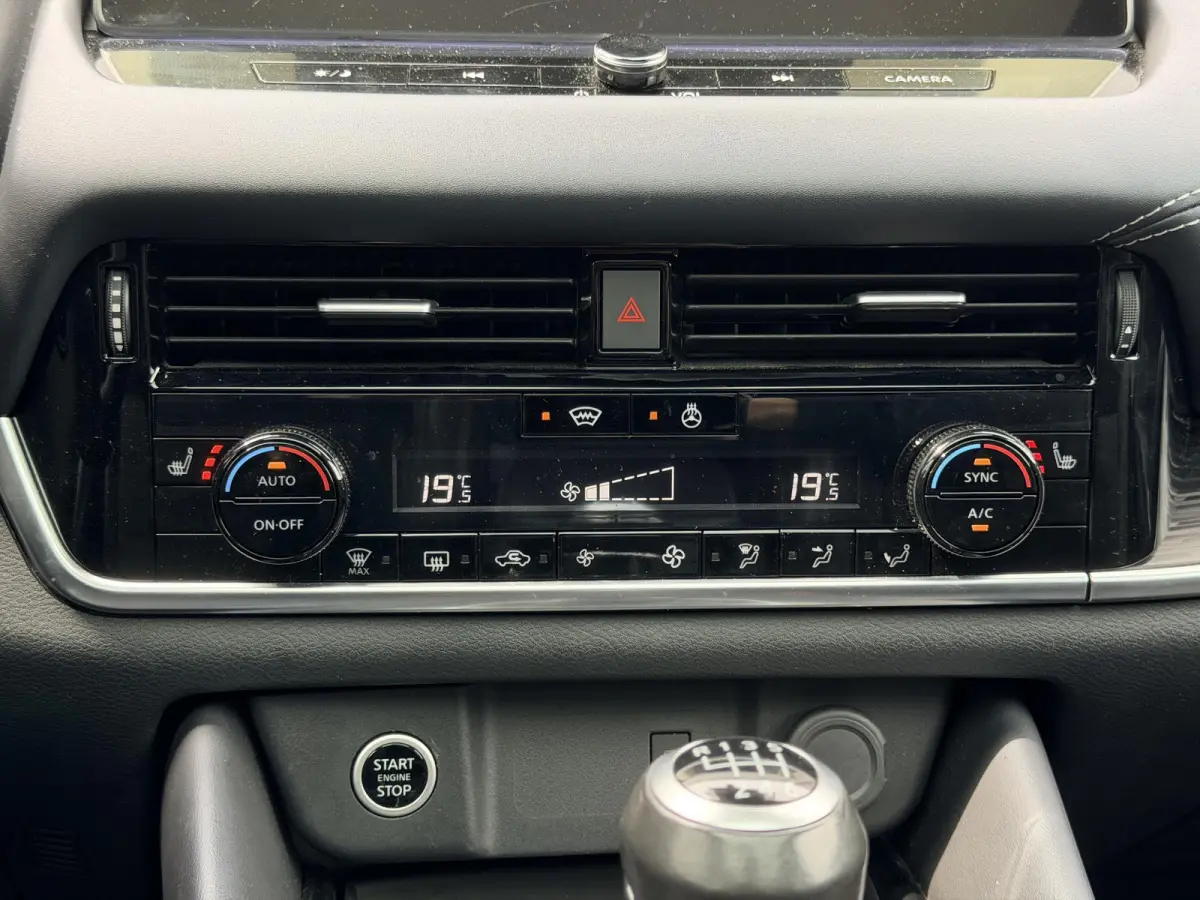 1.3 MHEV Tekna / Trekhaak 1.400 KG / NL Auto / Voorruitverwarming / Panoramadak / Stoel- & Stuurverwarming / 360 Camera / Elek. Achterklep / HUD /