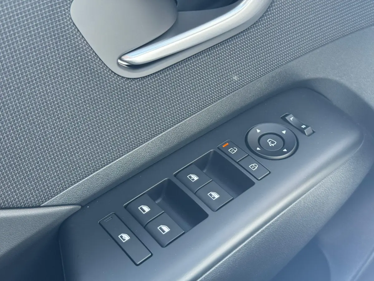 1.6 GDI HEV Premium Sky / Schuif- & Kanteldak / Stoelverkoeling / Stoelverwarming Voor + Achter / 360 Camera / Memory Seat / BOSE Audio /