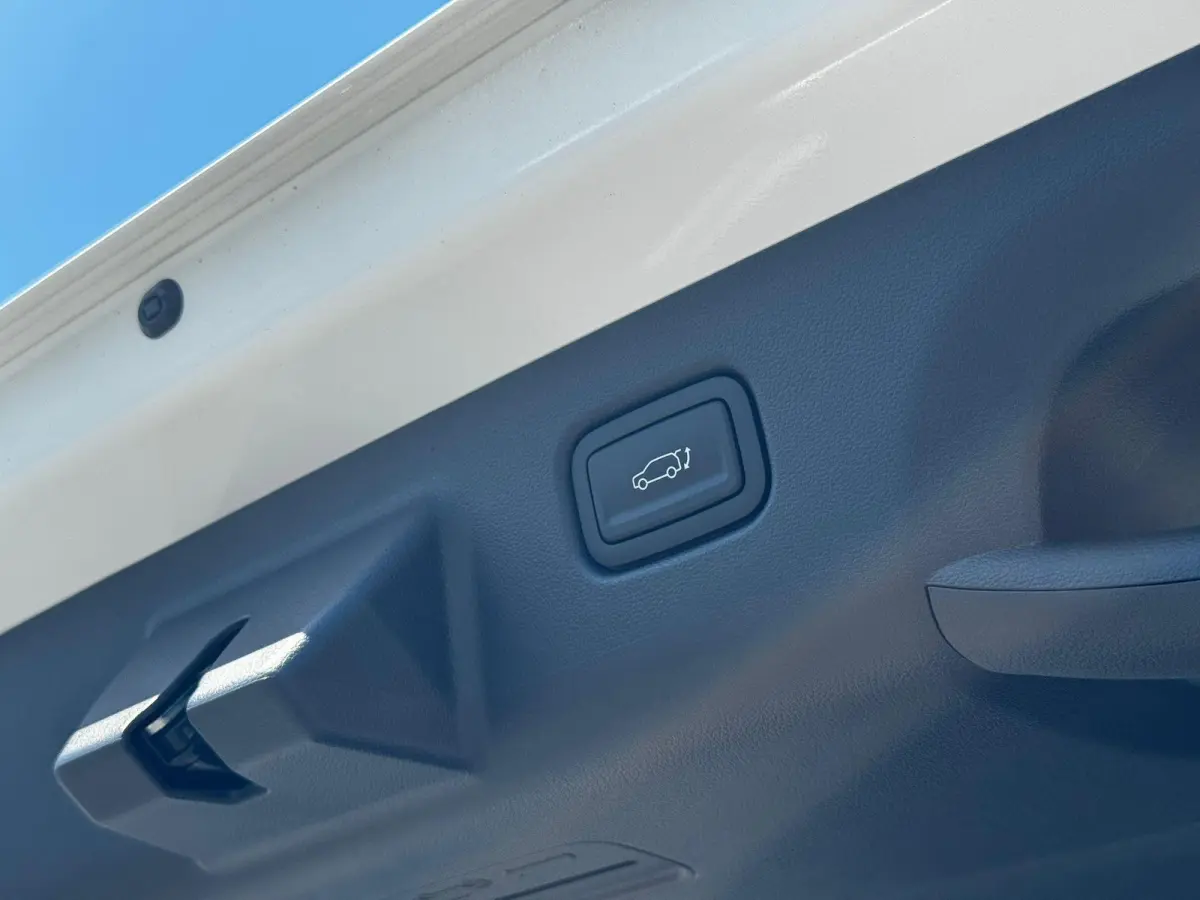 1.6 GDI HEV Premium Sky / Schuif- & Kanteldak / Stoelverkoeling / Stoelverwarming Voor + Achter / 360 Camera / Memory Seat / BOSE Audio /