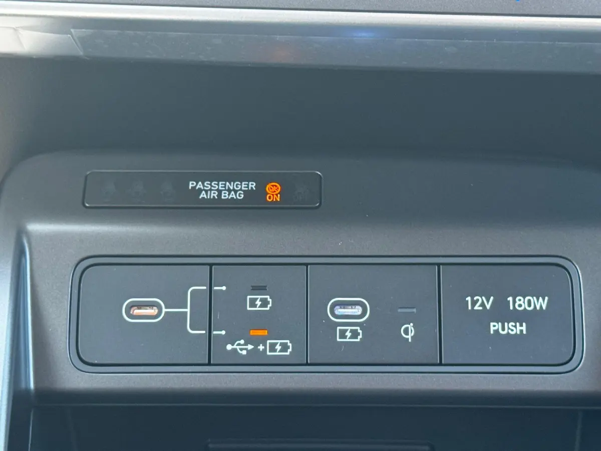 1.6 GDI HEV Premium Sky / Schuif- & Kanteldak / Stoelverkoeling / Stoelverwarming Voor + Achter / 360 Camera / Memory Seat / BOSE Audio /