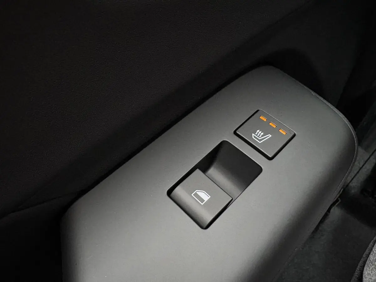 1.6 GDI HEV Comfort Plus / Uit Voorraad Leverbaar / Voorstoelen verwarmd / Apple Carplay/Android Auto / Airco /