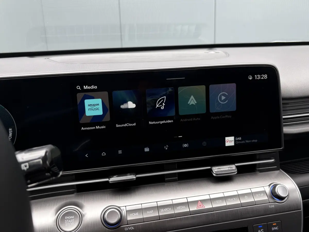 1.6 GDI HEV Comfort Plus / Uit Voorraad Leverbaar / Voorstoelen verwarmd / Apple Carplay/Android Auto / Airco /