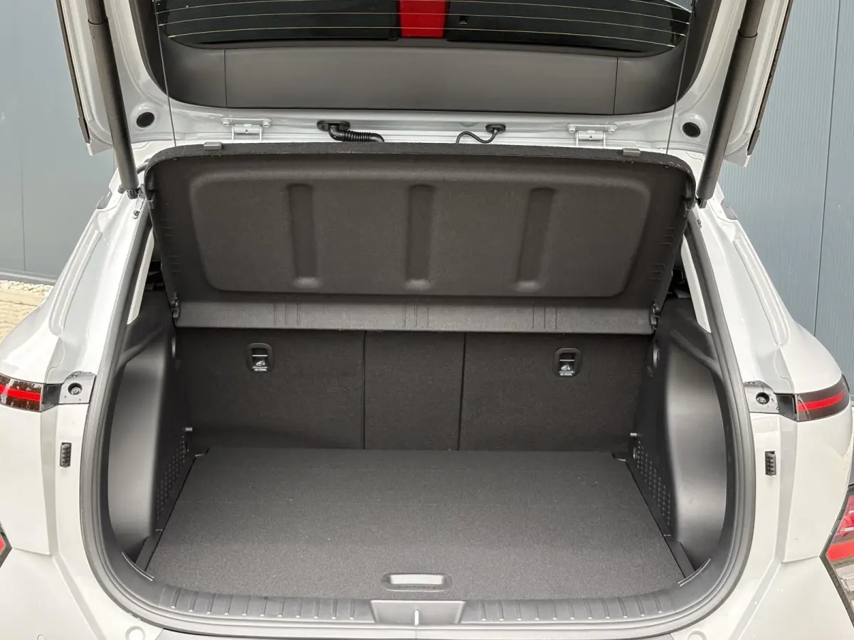 1.6 GDI HEV Comfort Plus / Uit Voorraad Leverbaar / Voorstoelen verwarmd / Apple Carplay/Android Auto / Airco /