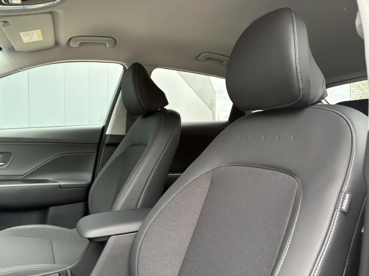 1.6 GDI HEV Comfort Plus / Uit Voorraad Leverbaar / Voorstoelen verwarmd / Apple Carplay/Android Auto / Airco /