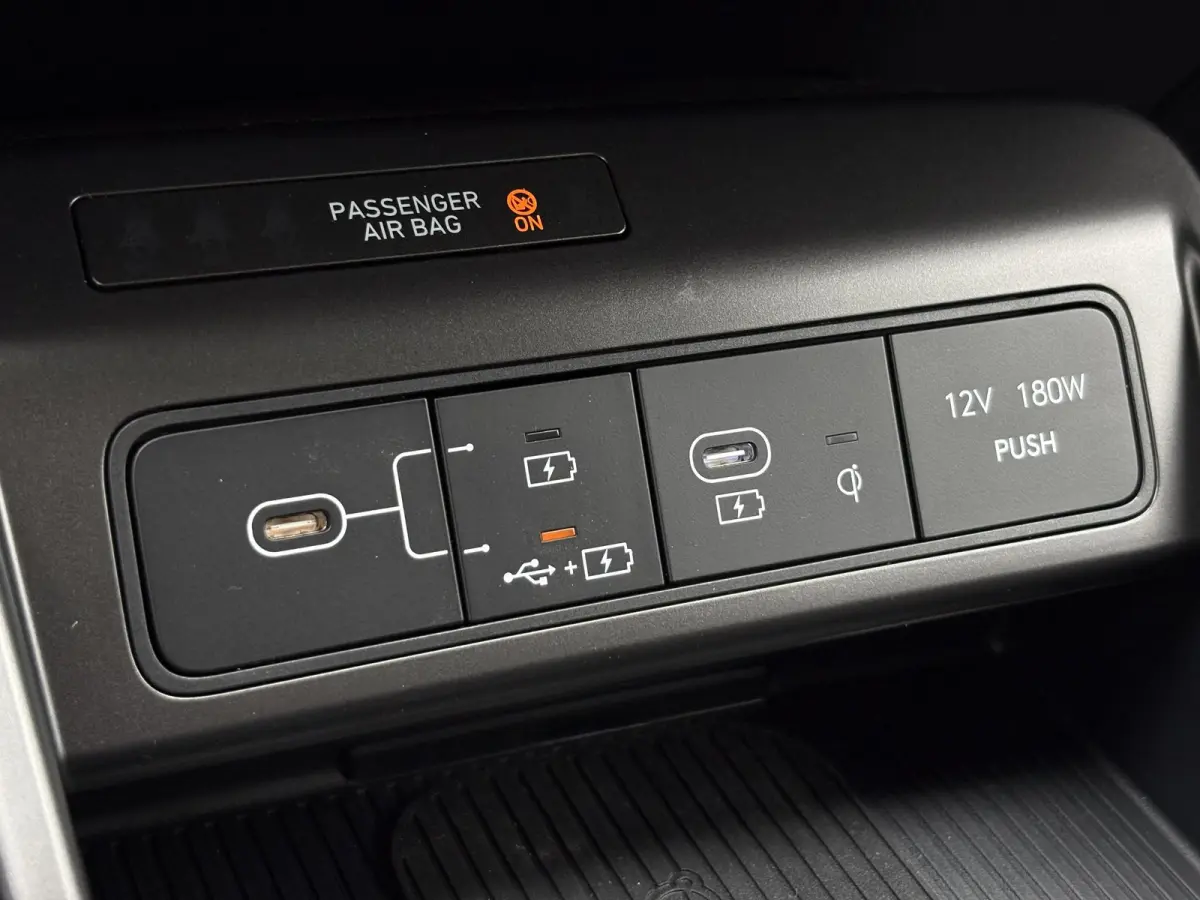 1.6 GDI HEV Comfort Plus / Uit Voorraad Leverbaar / Voorstoelen verwarmd / Apple Carplay/Android Auto / Airco /