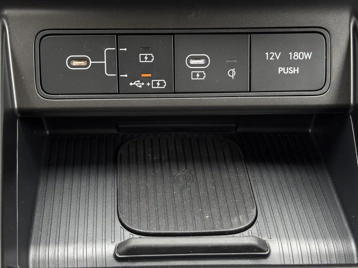 1.6 GDI HEV Comfort Plus / Uit Voorraad Leverbaar / Voorstoelen verwarmd / Apple Carplay/Android Auto / Airco /
